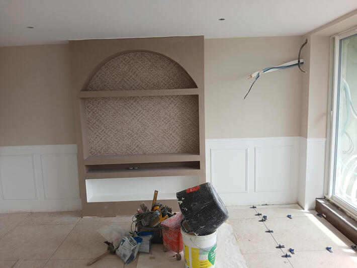 Réalisation de faux finis décoratifs pour donner du relief et du caractère à vos murs intérieurs. Chaque chantier étant unique, un devis gratuit est établi en fonction de vos besoins.